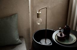 Cool bordlampe, Mat messing